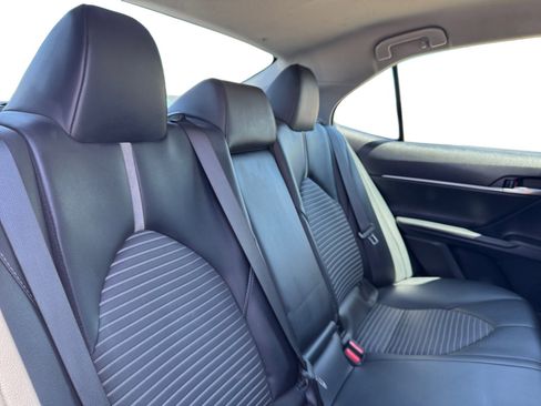Used 2021 Toyota Camry SE FWD image 18
