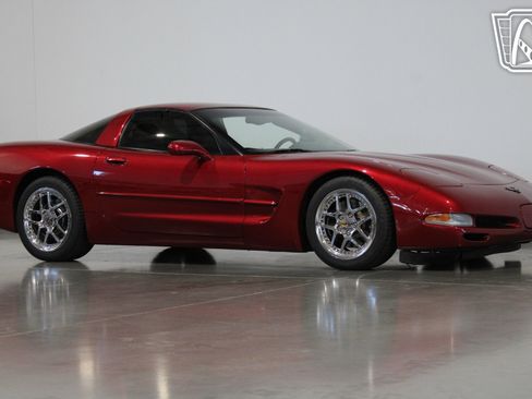 Used 2001 Chevrolet Corvette Coupe w/ Preferred Equipment Group2 image 33