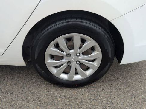 Used 2019 Hyundai Accent SE image 30