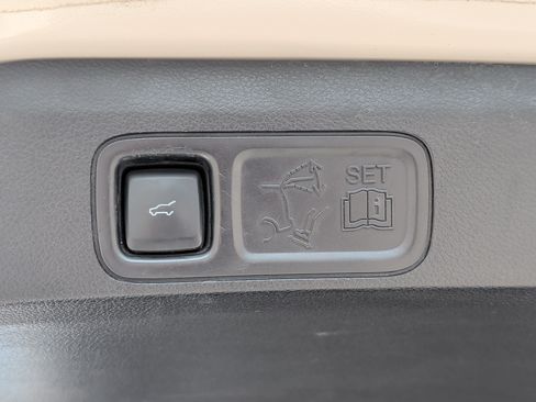 Used 2019 Lincoln Navigator L Reserve AWD/4WD image 30