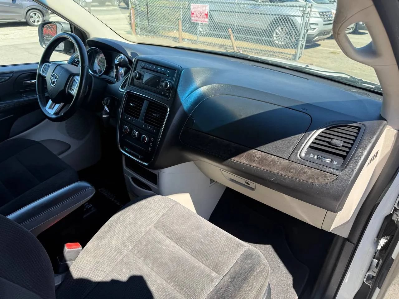 Used 2015 Dodge Grand Caravan American Value Package w/ UConnect Hands-Free Group FWD image 44