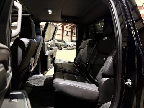 Used 2022 GMC Sierra 1500 SLT w/ SLT Convenience Package image 19