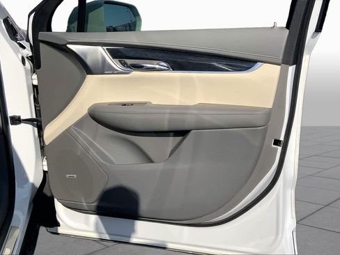 Used 2020 Cadillac XT6 Premium Luxury FWD image 23