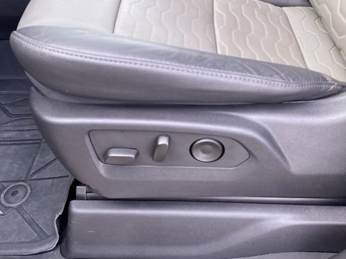 Used 2023 Chevrolet Silverado 1500 ZR2 w/ Technology Package image 30