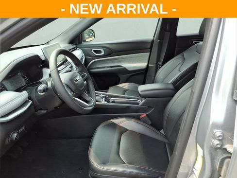 Used 2024 Jeep Compass Latitude AWD/4WD image 15