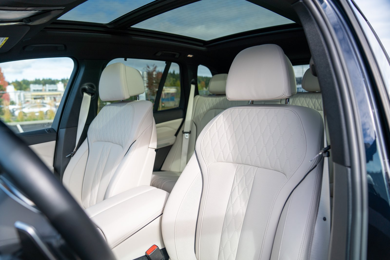 Used 2022 BMW X5 M50i w/ Executive Package AWD/4WD image 5