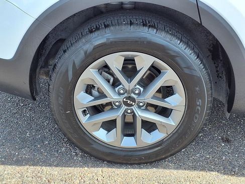 Used 2024 Kia Telluride LX FWD image 10