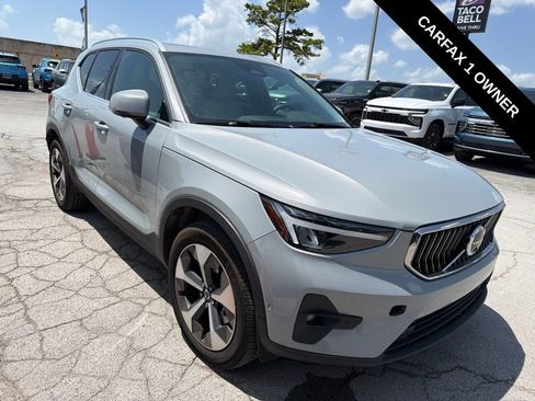 Used 2024 Volvo XC40 B5 Plus AWD/4WD image 2