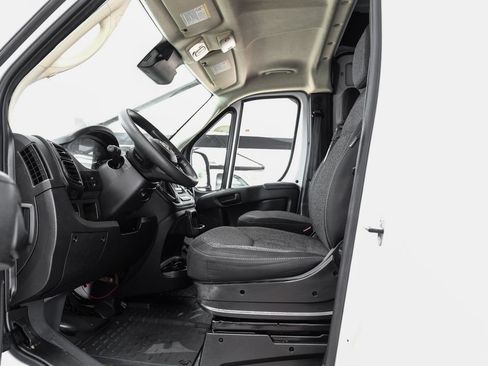 Used 2023 RAM ProMaster 2500 FWD image 3