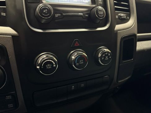 Used 2015 RAM 1500 Express image 29