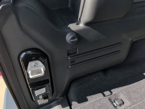 New 2025 Jeep Wrangler Unlimited Sahara w/ Safety Group AWD/4WD image 43