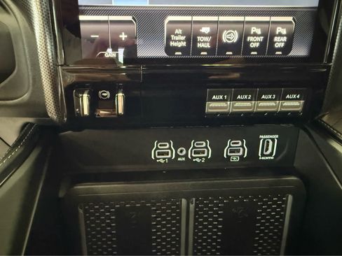 Used 2025 RAM 2500 Limited image 21