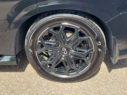 Certified 2026 INFINITI QX80 4WD w/ Sport Exterior Package image 5