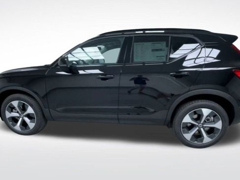 New 2026 Volvo XC40 B5 Core w/ Protection Package Premier image 20