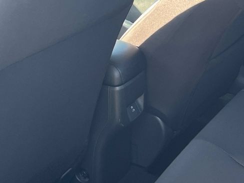 Used 2025 Nissan Versa SV FWD image 23