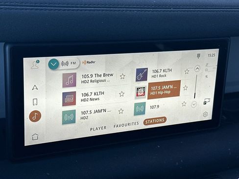 Used 2023 Land Rover Defender 110 X-Dynamic SE image 18