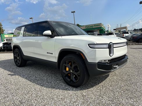Used 2023 Rivian R1S Adventure AWD/4WD image 9