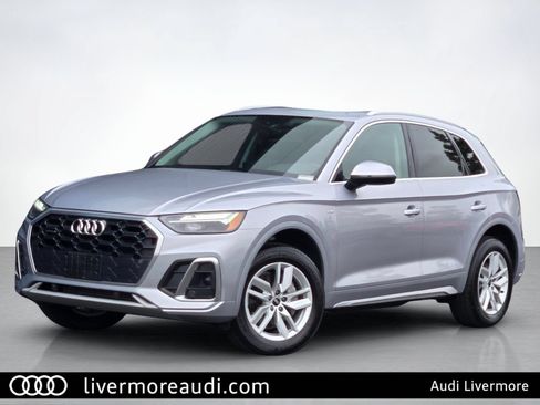 Used 2023 Audi Q5 2.0T Premium w/ Convenience Package AWD/4WD image 1