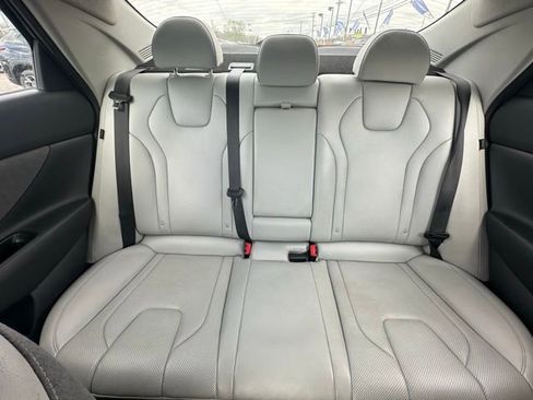 Used 2024 Hyundai Elantra Limited image 7