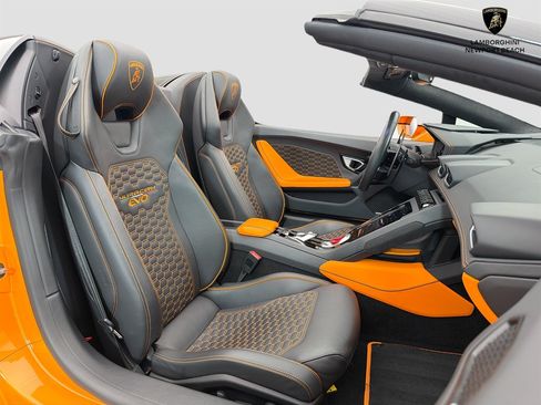 Used 2023 Lamborghini Huracan EVO AWD/4WD image 10