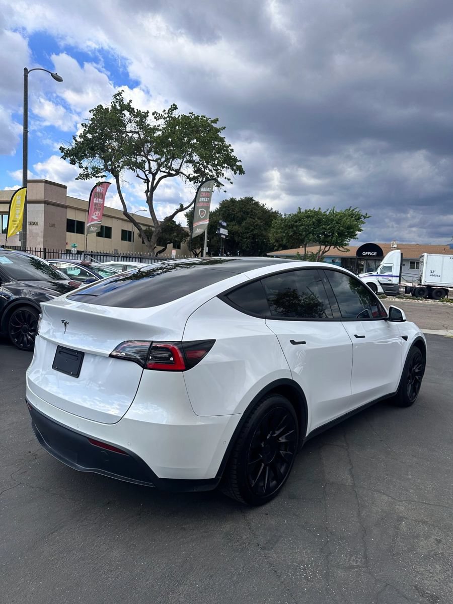 Used 2021 Tesla Model Y 2WD image 4