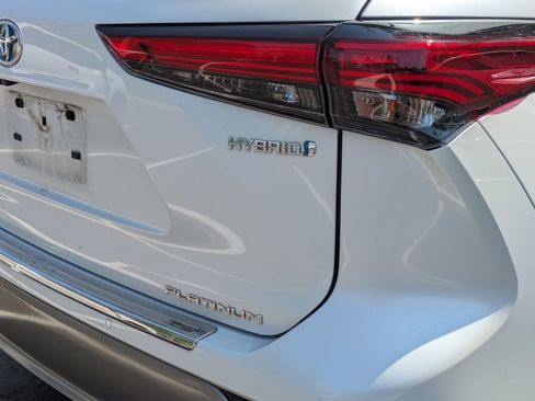 Used 2023 Toyota Highlander Platinum AWD/4WD image 8