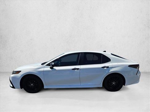 Used 2021 Toyota Camry SE w/ Carpet Mat Package (TMS) FWD image 9
