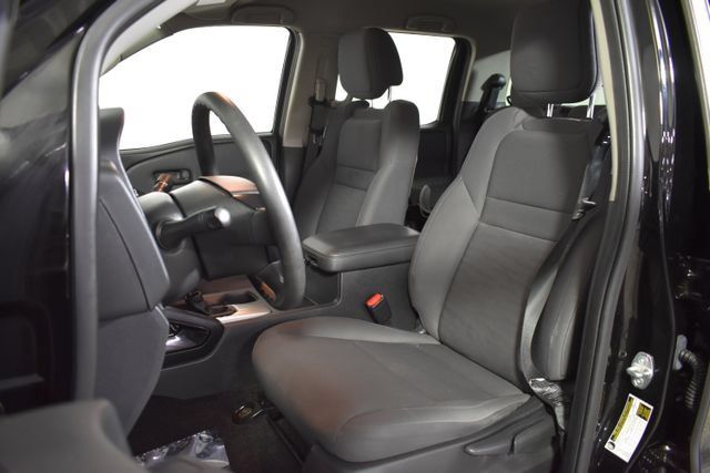 Used 2022 Nissan Frontier S w/ Technology Package AWD/4WD image 9