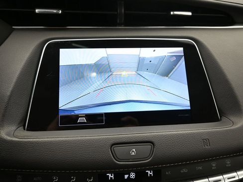 Certified 2021 Cadillac XT4 Luxury w/ Driver Awareness Package image 11