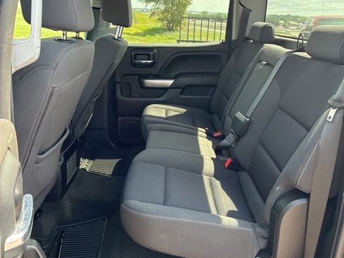 Used 2018 Chevrolet Silverado 1500 LT w/ LT Eassist Package AWD/4WD image 10