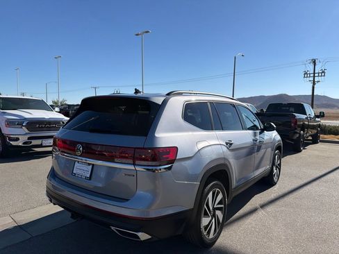 Used 2024 Volkswagen Atlas SE AWD/4WD image 8