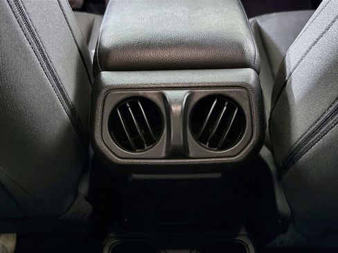 Used 2019 Jeep Wrangler Sport AWD/4WD image 23