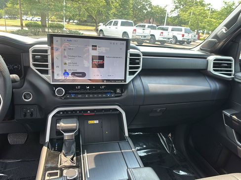 Used 2023 Toyota Tundra Platinum AWD/4WD image 32
