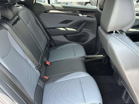 New 2026 Volkswagen Tiguan SE R-Line FWD image 15