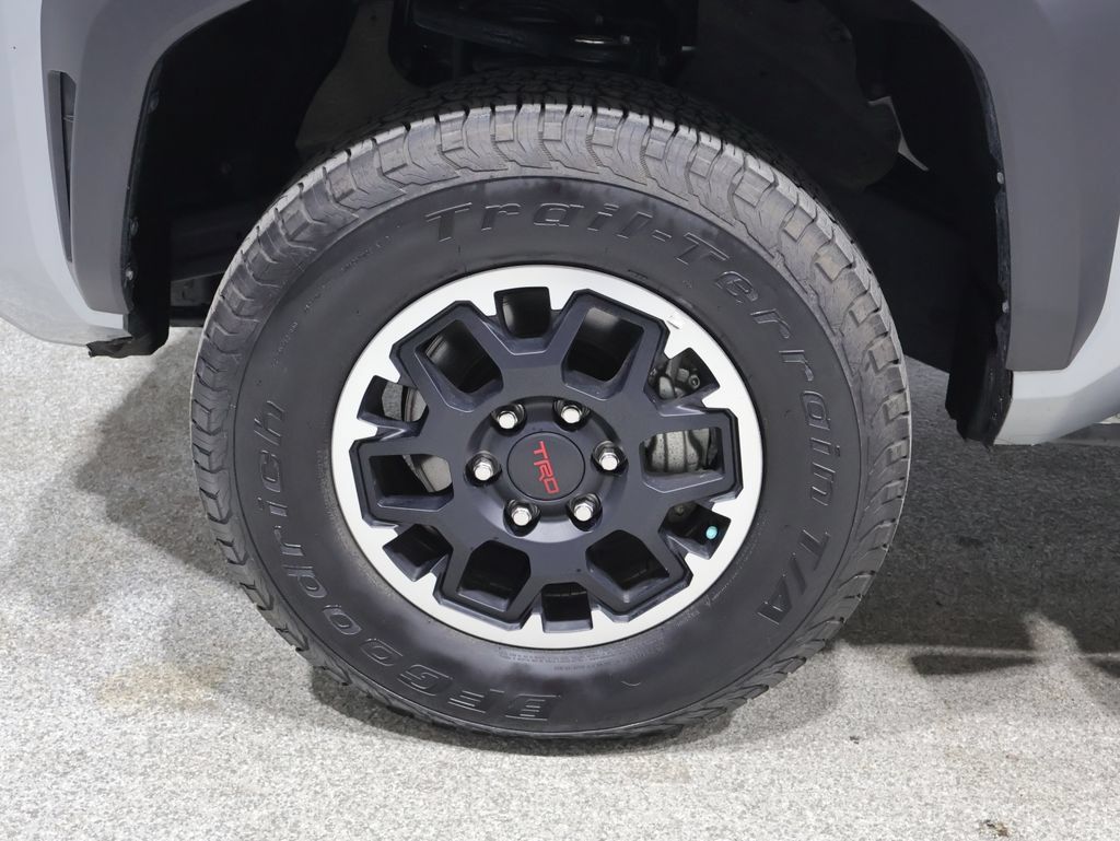 Used 2025 Toyota Tacoma TRD Off-Road AWD/4WD image 10