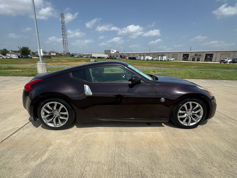 Used 2014 Nissan 370Z Touring RWD image 8