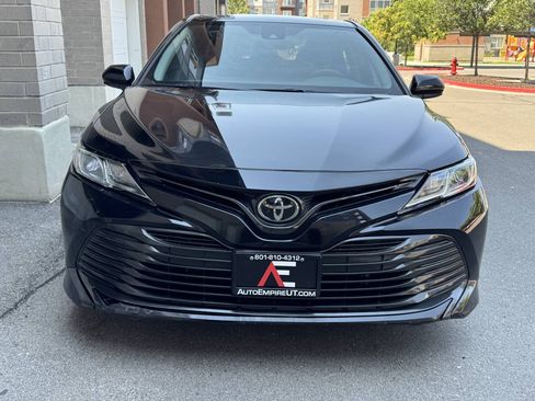 Used 2020 Toyota Camry LE FWD image 9