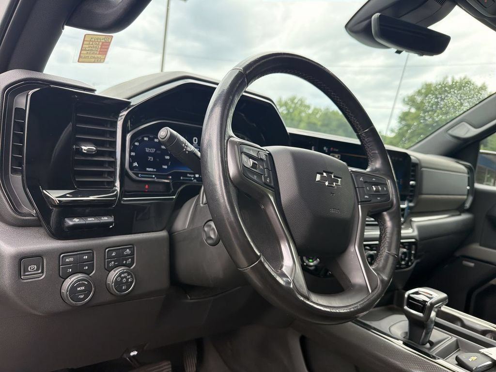 Used 2022 Chevrolet Silverado 1500 ZR2 w/ Technology Package AWD/4WD image 10