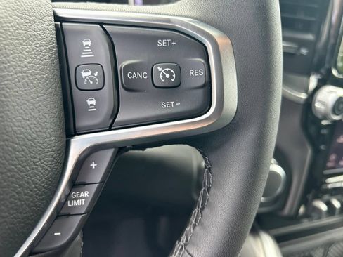 New 2026 RAM 1500 4x4 Crew Cab image 17