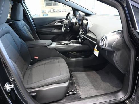 New 2026 Chevrolet Equinox EV LT image 10