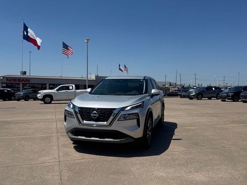 Used 2023 Nissan Rogue SV FWD image 7