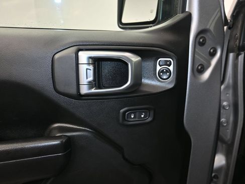 Used 2019 Jeep Wrangler Unlimited Sport w/ Technology Group AWD/4WD image 11
