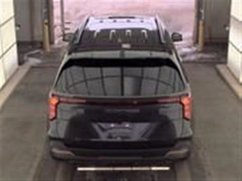 Used 2025 Kia Carnival SX w/ SX Dark Edition Package image 12