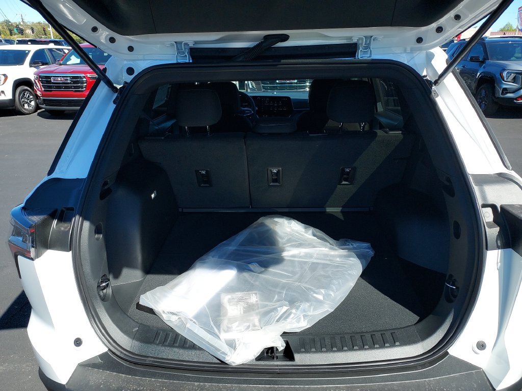 New 2027 Chevrolet Equinox LT w/ Safety and Technology Package AWD/4WD image 9