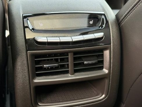 Certified 2022 Cadillac XT5 Sportv w/ Technology Package image 12