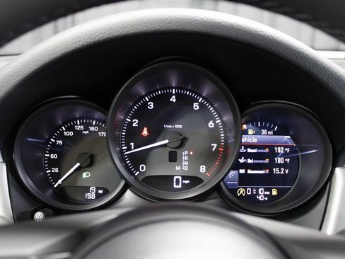 New 2026 Porsche Macan image 31