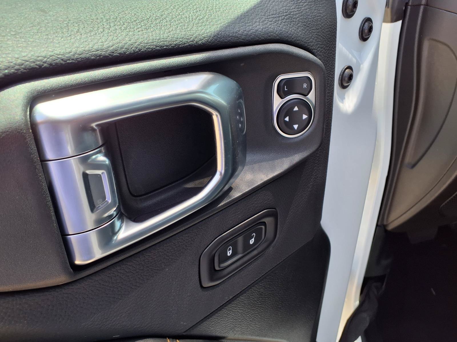 New 2026 Jeep Wrangler Unlimited Sahara AWD/4WD image 11