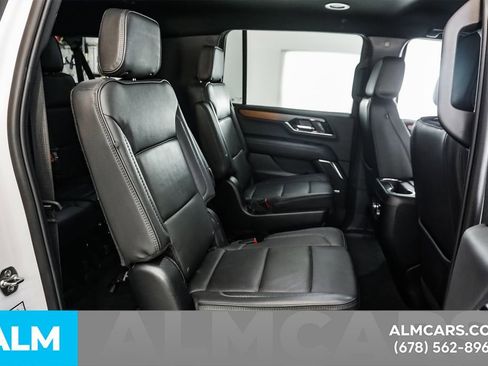 Used 2025 GMC Yukon XL Denali RWD image 21