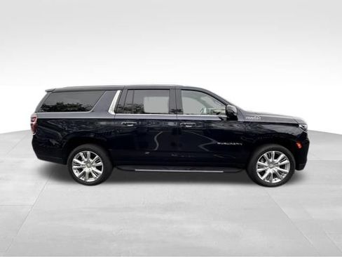 Used 2023 Chevrolet Suburban High Country AWD/4WD image 10