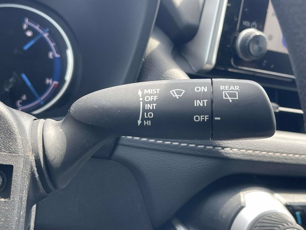 Used 2025 Toyota RAV4 LE AWD/4WD image 27